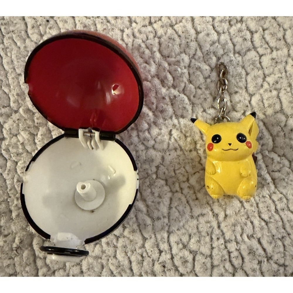 1999 Pokemon Pikachu Basic Fun Keychain w/ Pokeball Read - Picture 1 of 10